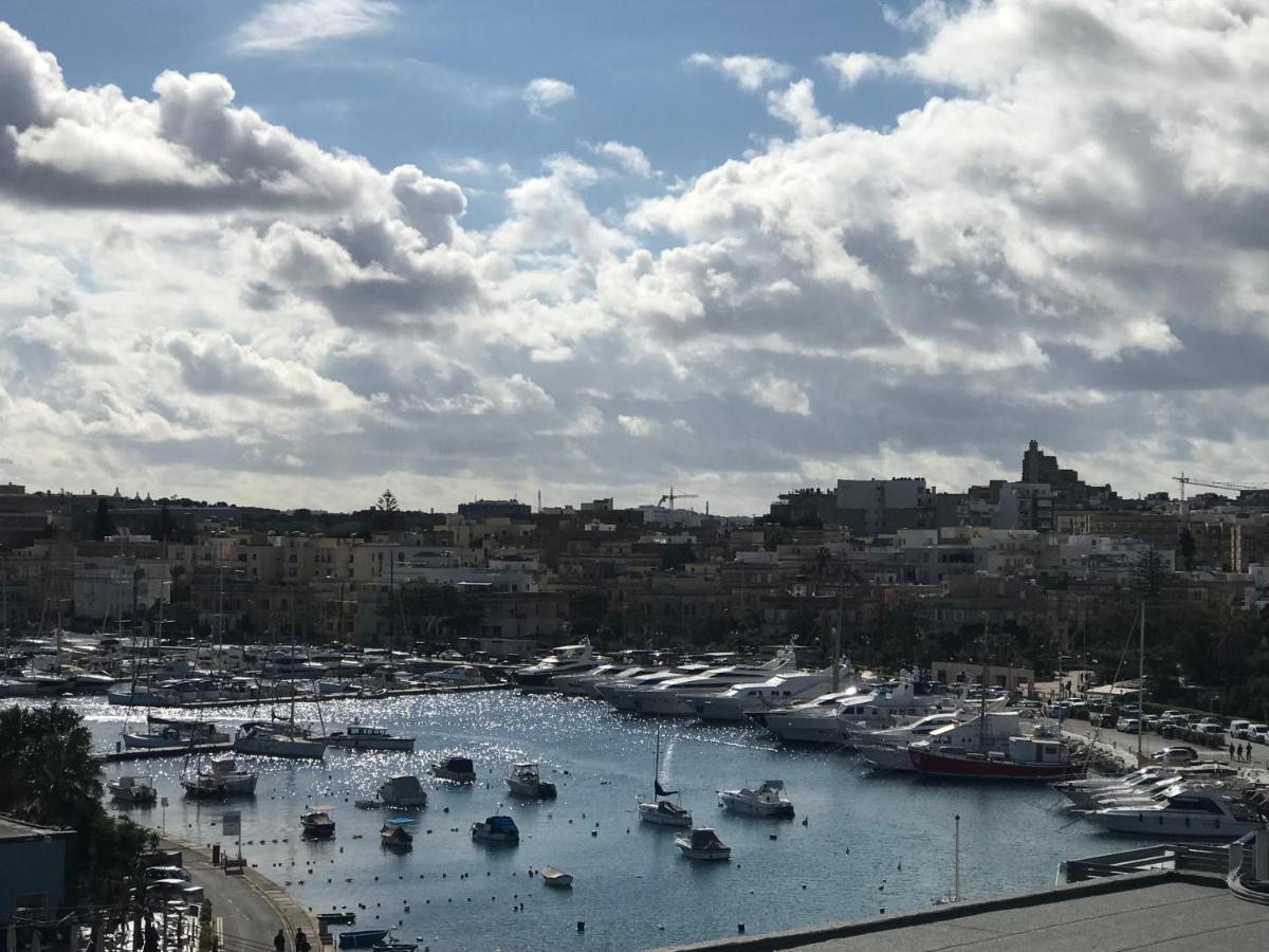 Sir William Strand Apartment Gzira Exterior photo
